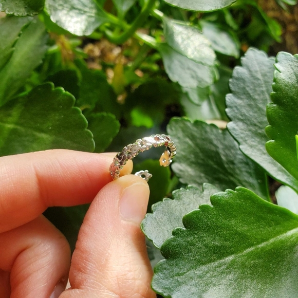 NWOT Silver Flower Toe Ring - Picture 2 of 9